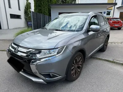 Gebraucht Mitsubishi Outlander Plus 150 PS (110 kW) 2017 Grau SUV