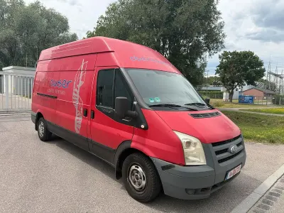 Gebraucht Ford Transit 115 PS (84 kW) 2009 Rot Van