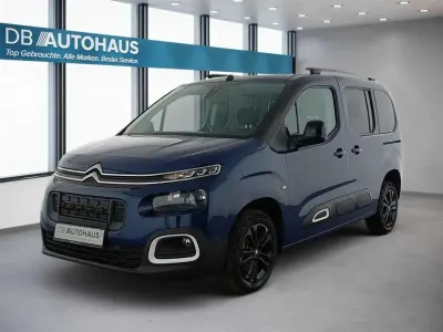 Używany Citroën Berlingo Shine 102 KM (75 kW) 2024 Niebieski Minivan
