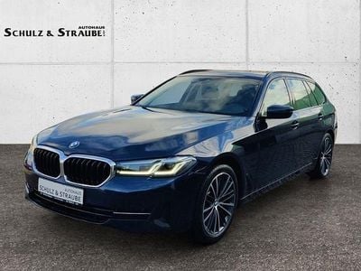 Tansanitblau (metallic) Gebraucht 2022 BMW 530 Shadowline Kombi | 33.450 € (Guter Preis)