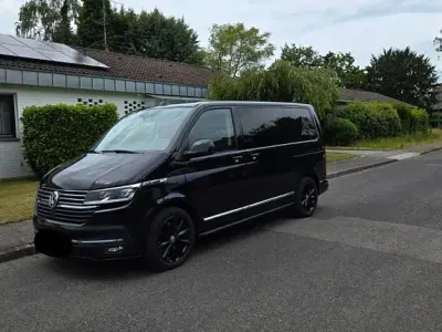 Gebraucht VW Multivan Highline 204 PS (150 kW) 2021 Schwarz Van / Kleinbus