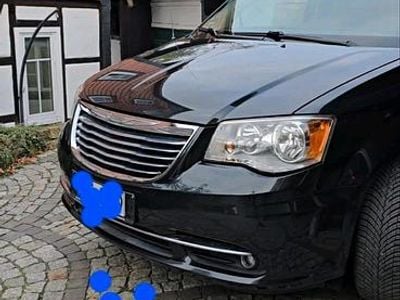 Gebraucht Chrysler Town & Country 234 PS (172 kW) 2016 Schwarz Van / Kleinbus