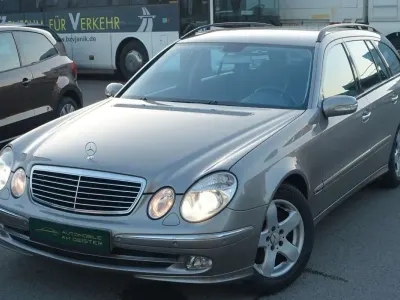 Gebraucht Mercedes E200 Avantgarde 163 PS (119 kW) 2003 Cubanitsilber  metallic Kombi