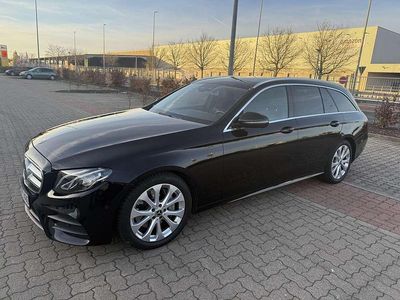 Gebraucht Mercedes E220 AMG 194 PS (142 kW) 2018 Schwarz Kombi
