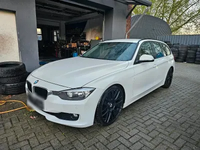 Usata BMW 318 Sport Line 145 CV (106 kW) 2013 Bianco Station wagon