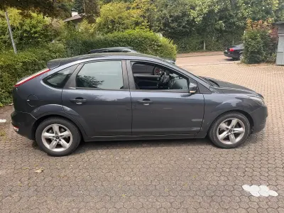 Gebraucht Ford Focus 90 PS (66 kW) 2010 Blau Kombi