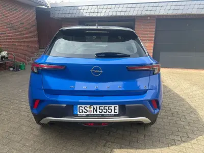 Begagnad Opel Mokka-e Elegance 100 kW (136 HK) 2022 Blå SUV