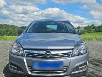 Gebraucht Opel Astra 100 PS (73 kW) 2010 Grau Kombi