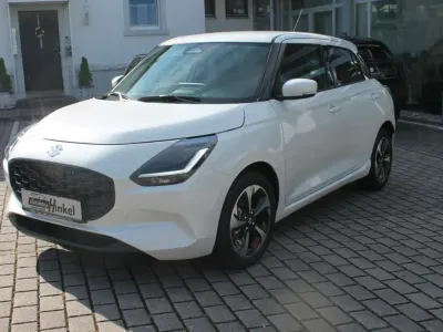 Neu Suzuki Swift Comfort+ 83 PS (61 kW) 2026 Pure white pearl metallic Kleinwagen
