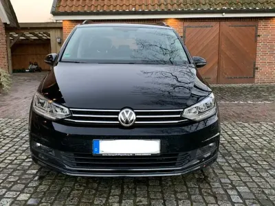 Gebraucht VW Touran Comfortline 150 PS (110 kW) 2018 Schwarz Van / Kleinbus