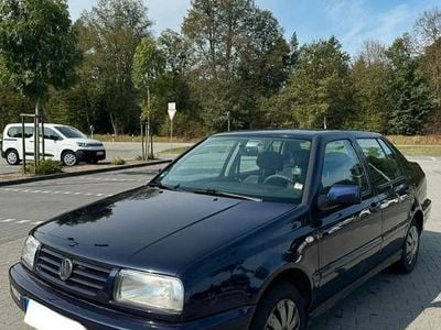 Gebraucht VW Vento 75 PS (55 kW) 1998 Blau Limousine