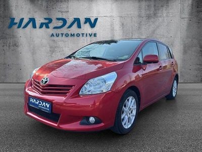 Gebraucht Toyota Verso Travel 147 PS (108 kW) 2012 Rot Van / Kleinbus
