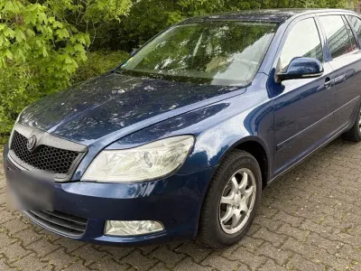 Używany Skoda Octavia Elegance 105 KM (77 kW) 2011 Niebieski Kombi
