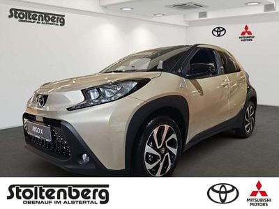 Neu Toyota Aygo X 72 PS (52 kW) 2026 Ginger beige / night sky black SUV