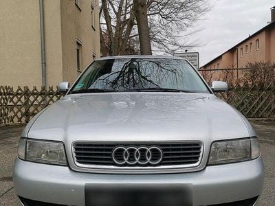 Gebraucht Audi A4 Basis 101 PS (74 kW) 1997 Silber Kleinwagen