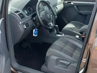 Gebraucht VW Touran 140 PS (102 kW) 2012 Braun Van / Kleinbus