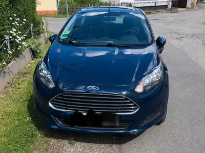 Gebraucht Ford Fiesta 95 PS (69 kW) 2015 Blau Kleinwagen