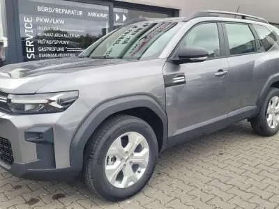 Neu Dacia Bigster 140 PS (102 kW) 2026 Grau SUV