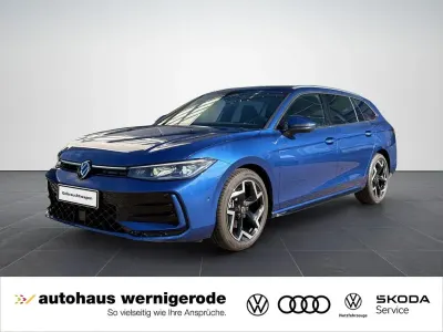 Gebraucht VW Passat R-line 150 PS (110 kW) 2025 Reef blue metallic Kombi