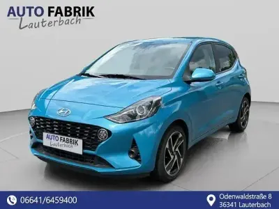Gebraucht Hyundai i10 Edition 30+ 67 PS (49 kW) 2022 Blau Kleinwagen
