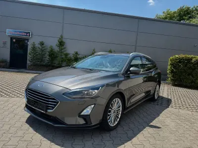 Gebraucht Ford Focus Titanium 150 PS (110 kW) 2019 Grau Kombi