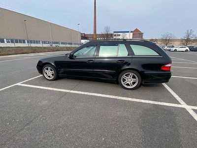 Second-hand Mercedes E200 184 CP (135 kW) 2004 Negru Break