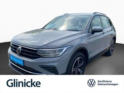 Grau Gebraucht 2021 VW Tiguan Life SUV | 28.833 € (Fairer Preis)