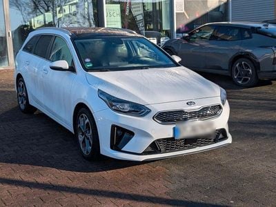 Weiß Gebraucht 2020 Kia Ceed Sportswagon Platinum Edition Kombi | 16.500 € (Fairer Preis)