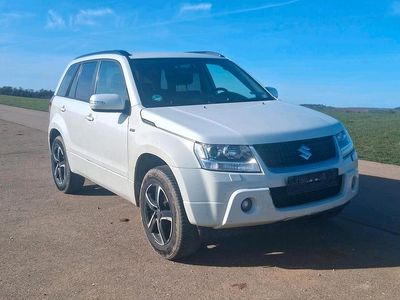 Gebraucht Suzuki Grand Vitara 129 PS (94 kW) 2011 Weiß SUV