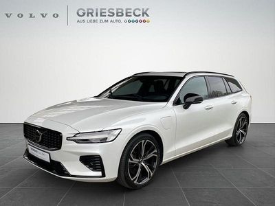 Gebraucht Volvo V60 Plus 455 PS (334 kW) 2023 Crystal white pearl / metallic Kombi