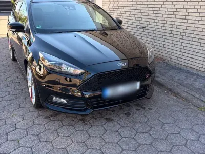 Gebraucht Ford Focus ST 250 PS (183 kW) 2017 Schwarz Kombi