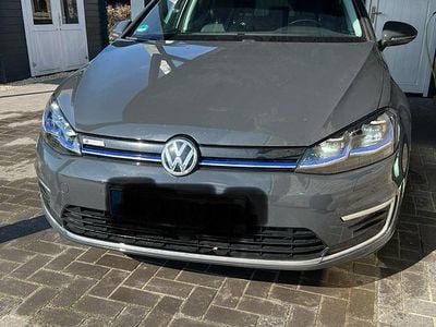 Grau Gebraucht 2020 VW e-Golf Kleinwagen | 16.500 € (Etwas zu teuer)