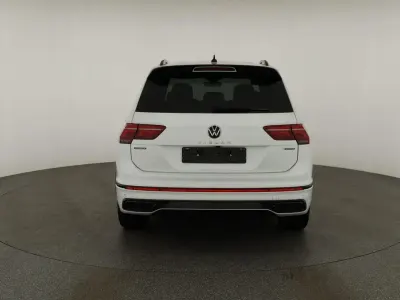 Gebraucht VW Tiguan Allspace R-line 190 PS (139 kW) 2023 Oryxweiß perlmutteffekt SUV