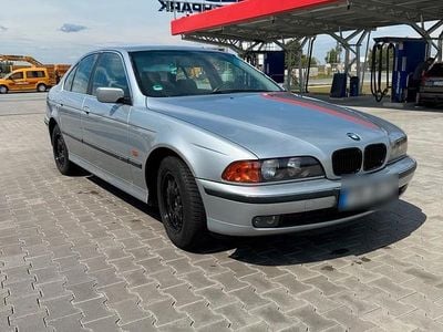 BMW 523