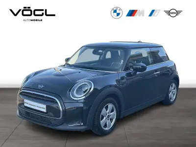 Gebraucht Mini Cooper Essential 136 PS (100 kW) 2023 Midnight black Kleinwagen