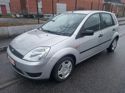 Gebraucht Ford Fiesta 60 PS (44 kW) 2005 Silber Kleinwagen