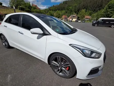 Gebraucht Hyundai i30 Turbo 186 PS (136 kW) 2016 Weiß Limousine