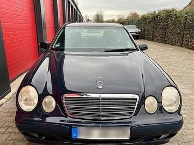 Mercedes E270