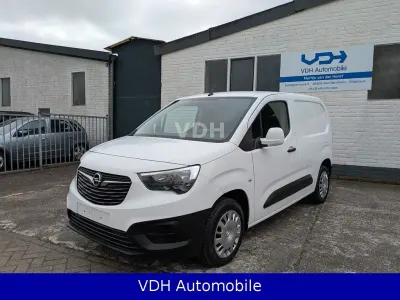 Gebraucht Opel Combo Edition 102 PS (75 kW) 2020 Weiß Van / Kleinbus