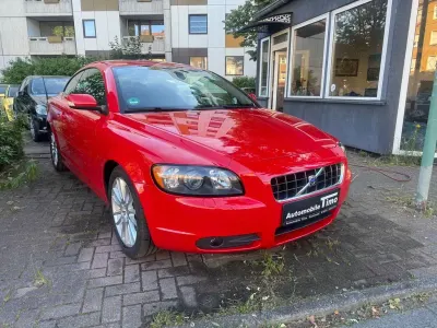 Używany Volvo C70 Kinetic 179 KM (131 kW) 2007 Czerwony Kabriolet