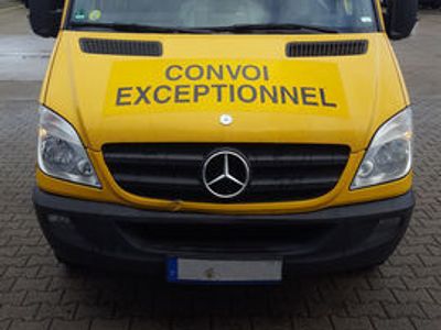 Gebraucht Mercedes Sprinter 163 PS (119 kW) 2012 Gelb Van