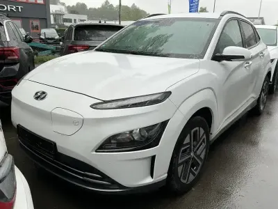 Gebraucht Hyundai Kona Edition 30+ 100 kW (136 PS) 2022 Weiß SUV