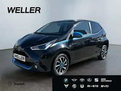 Używany Toyota Aygo Trend 72 KM (52 kW) 2018 Czarny Hatchback