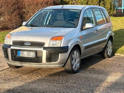 Grau Gebraucht 2007 Ford Fusion Kleinwagen | 2.199 € (Fairer Preis)