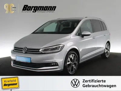 Gebraucht VW Touran Highline 150 PS (110 kW) 2022 Silber / reflexsilber Van / Kleinbus