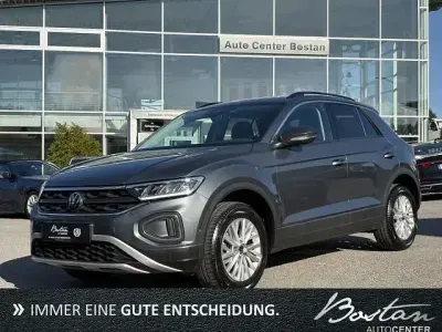 Usata VW T-Roc Life 180 CV (132 kW) 2022 Grigio SUV