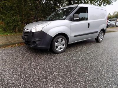 Gebraucht Opel Combo 95 PS (69 kW) 2018 Silber Van / Kleinbus