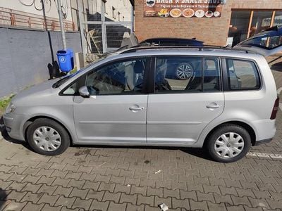 Grau Gebraucht 2009 VW Touran Van / Kleinbus | 4.999 € (Fairer Preis)
