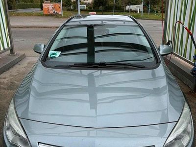 Gebraucht Opel Astra 110 PS (80 kW) 2011 Grau Kombi