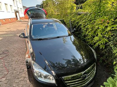 Gebraucht Opel Insignia 163 PS (119 kW) 2011 Schwarz Kombi